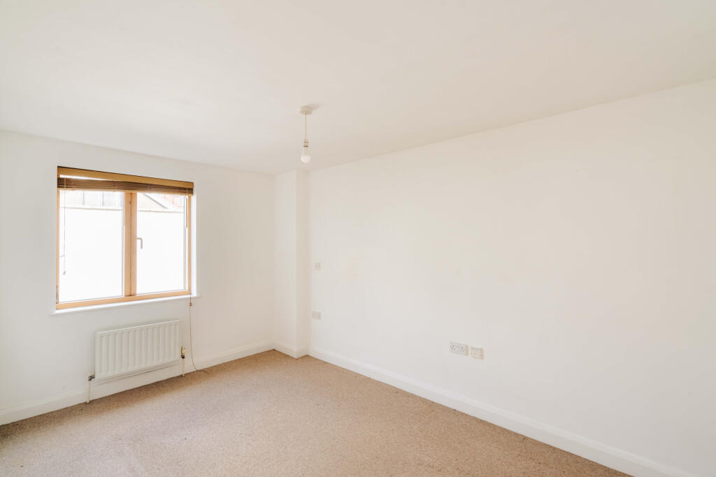 Apartment in Bristol, Bedminster - More