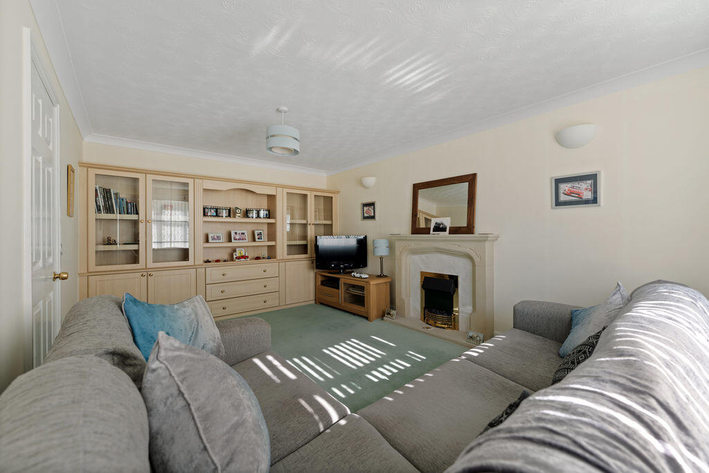 House in Doncaster, Waltham - More