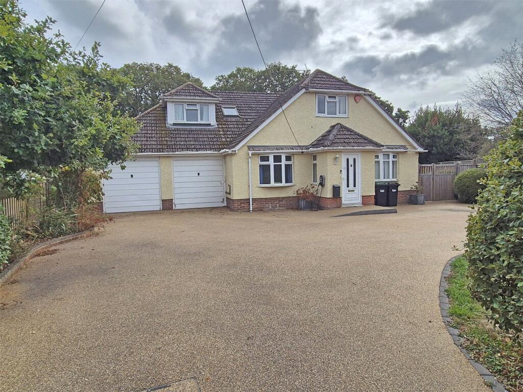 Main image of property: Fir Avenue, New Milton, Hampshire, BH25