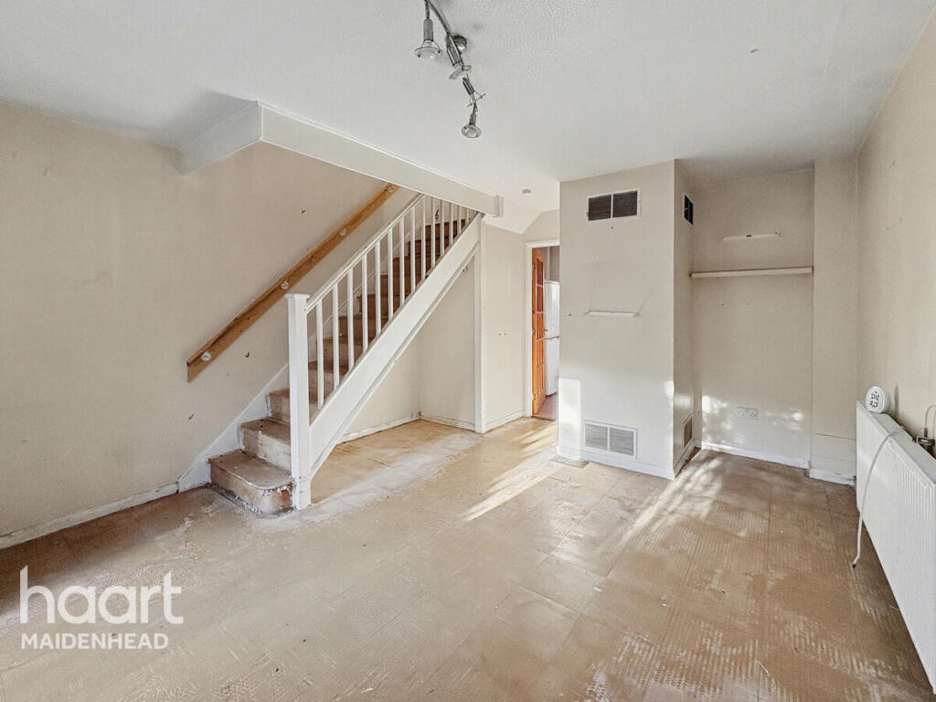 House in Winkfield, Martin's Heron - View 3