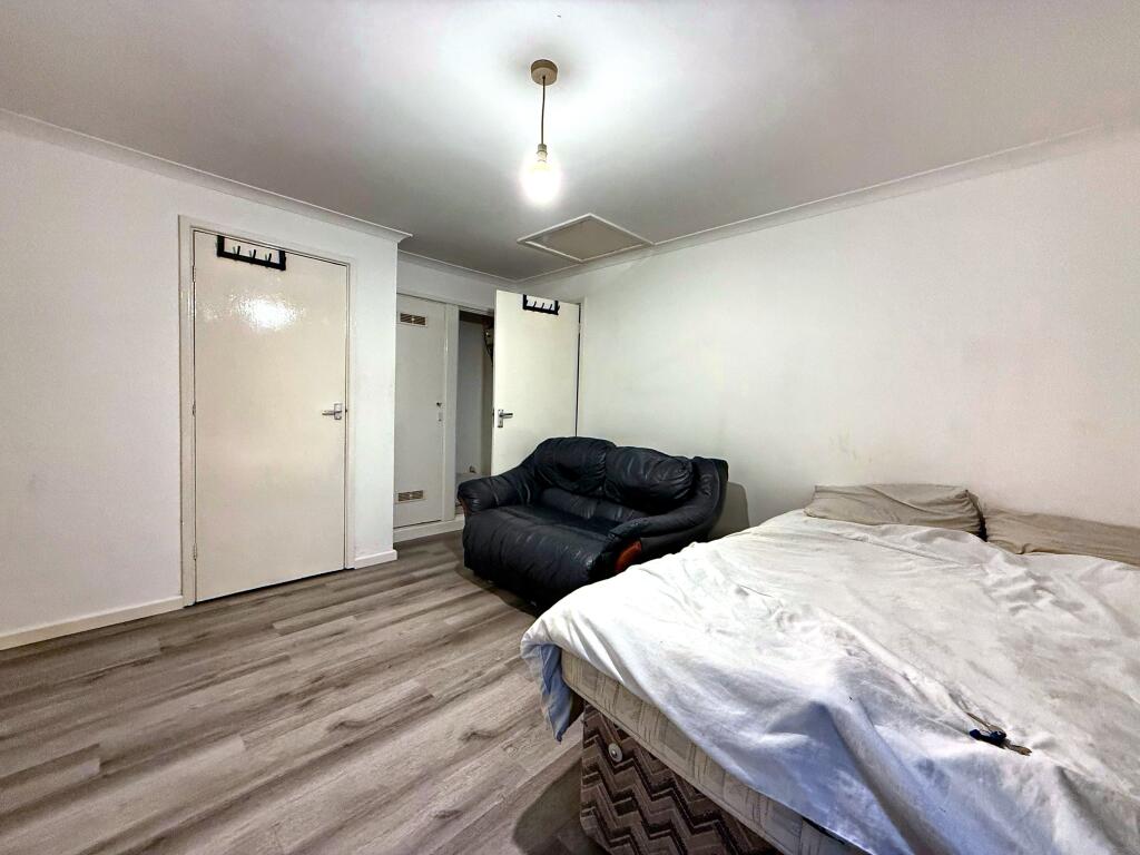 Main image of property: 34 Teville Road, WORTHING