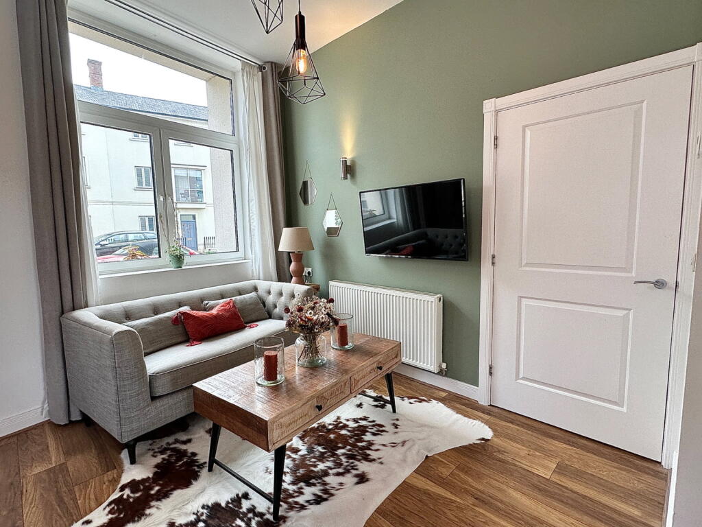 Apartment in Upton, St Crispin's - View 3