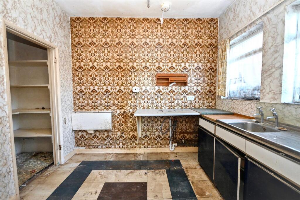 Arlington Road, Eastbourne - More