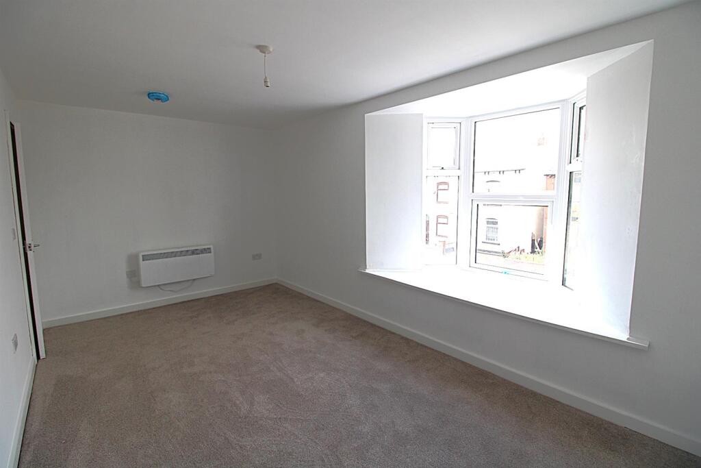 Apartment in Manchester - View 5