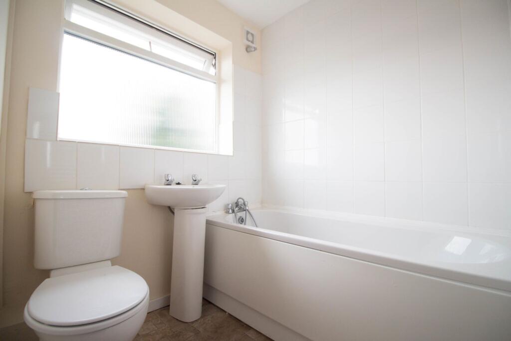 Hatton Close, Bradford, BD6 photo 4