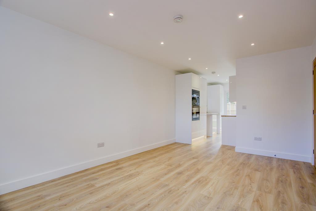 House in Southend-on-Sea - More