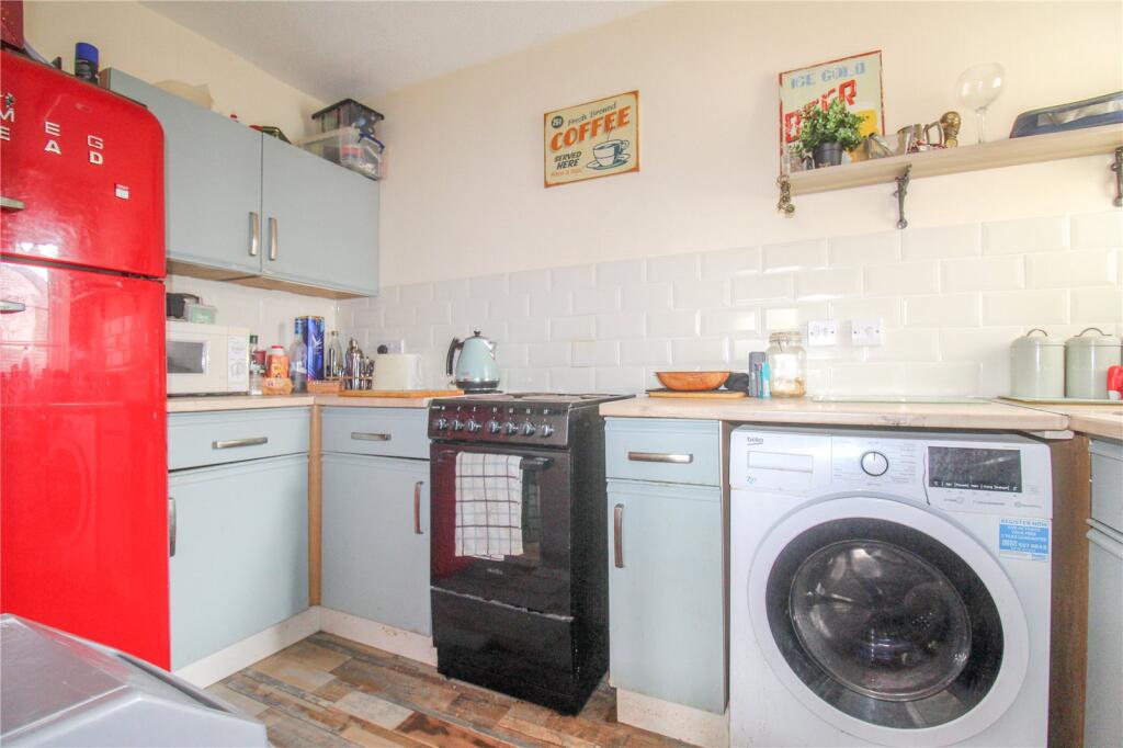 Apartment in Swindon, Melksham - View 5