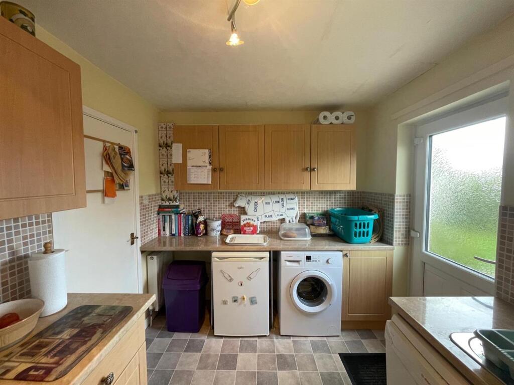 8 Millfield Crescent, Northallerton photo 4