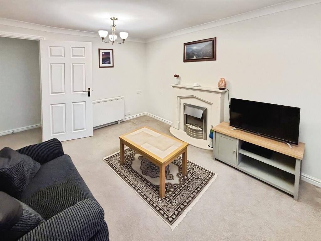 Additional image 4 of Somerton Road, Street