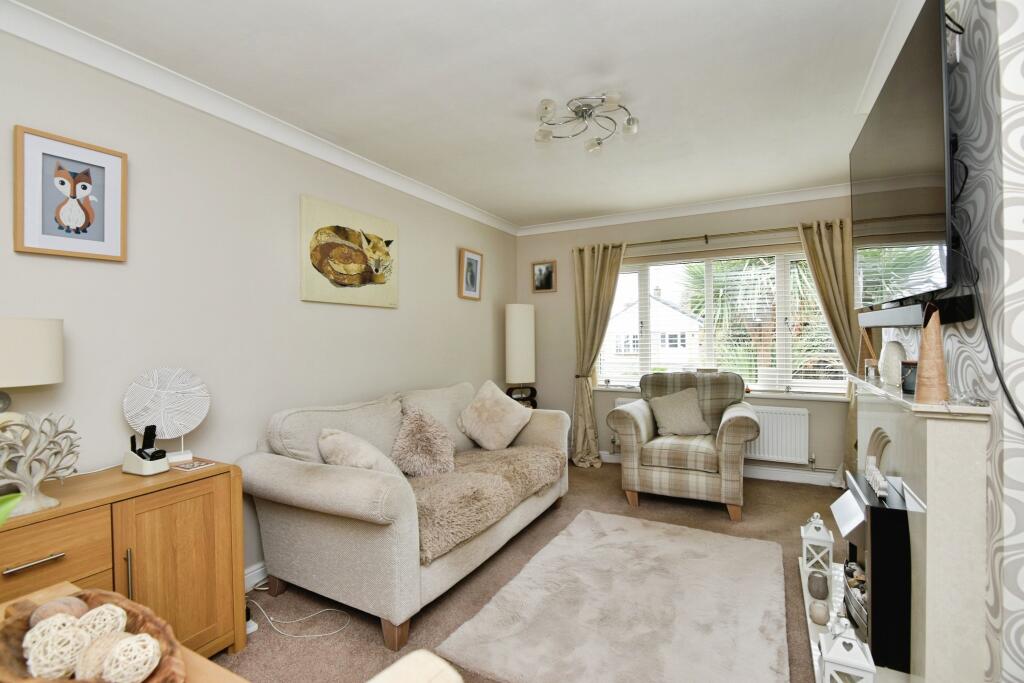 House in Stoke-on-Trent - More