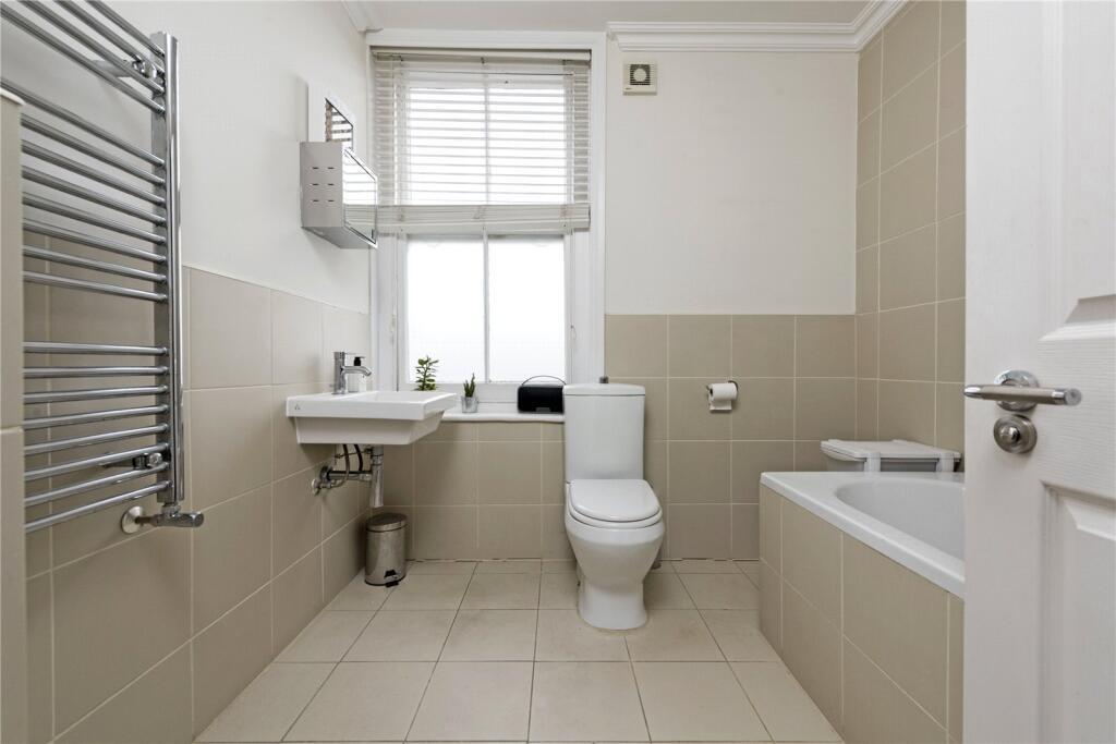 Balham High Road, SW17 photo 3