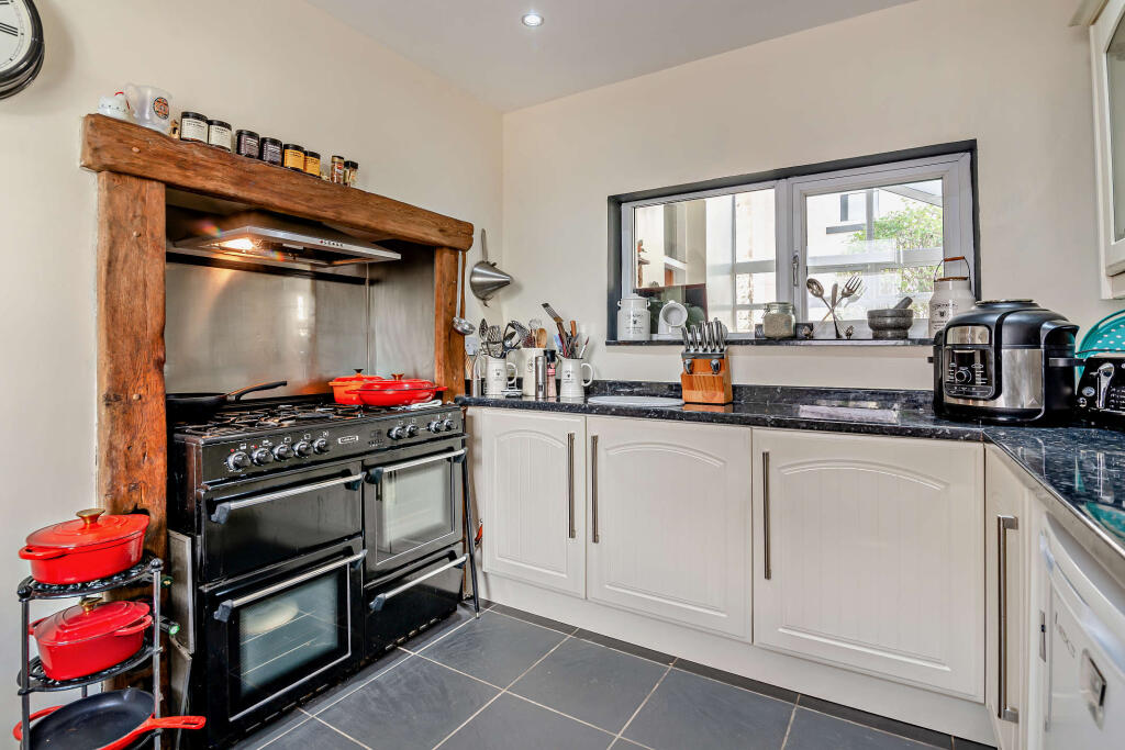 Sandringham Road, Wetherby, West Yorkshire photo 2
