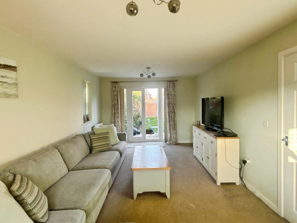 Rochester Close, Meon Vale - View 5
