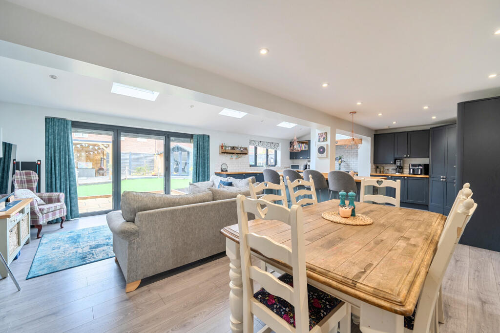 House in Swindon - View 4