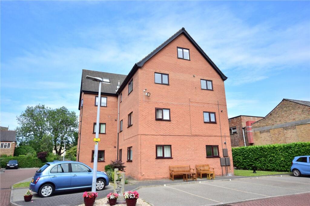 Main image of property: Grosvenor Crescent, Grimsby, DN32