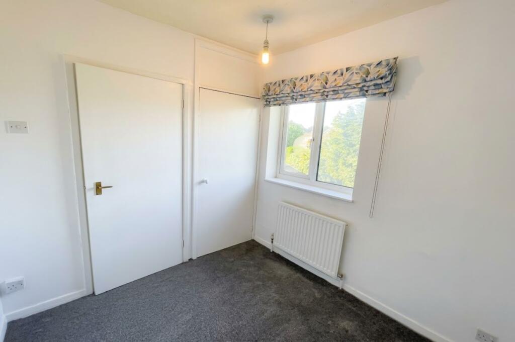 House in Knutsford, Cheshire East - More