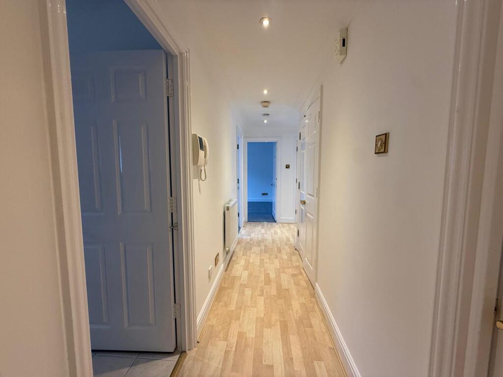 Apartment in Winchester, Harestock, Hyde - View 5