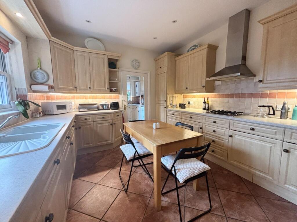 Evesham Place, Stratford-upon-Avon photo 2