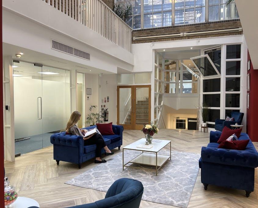 21.Atrium-60PF-845x684.jpg