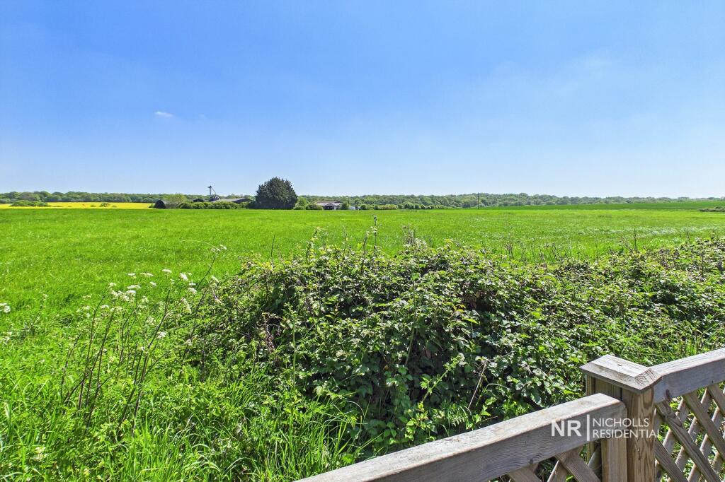 House in Chessington, Malden Rushett - View 2