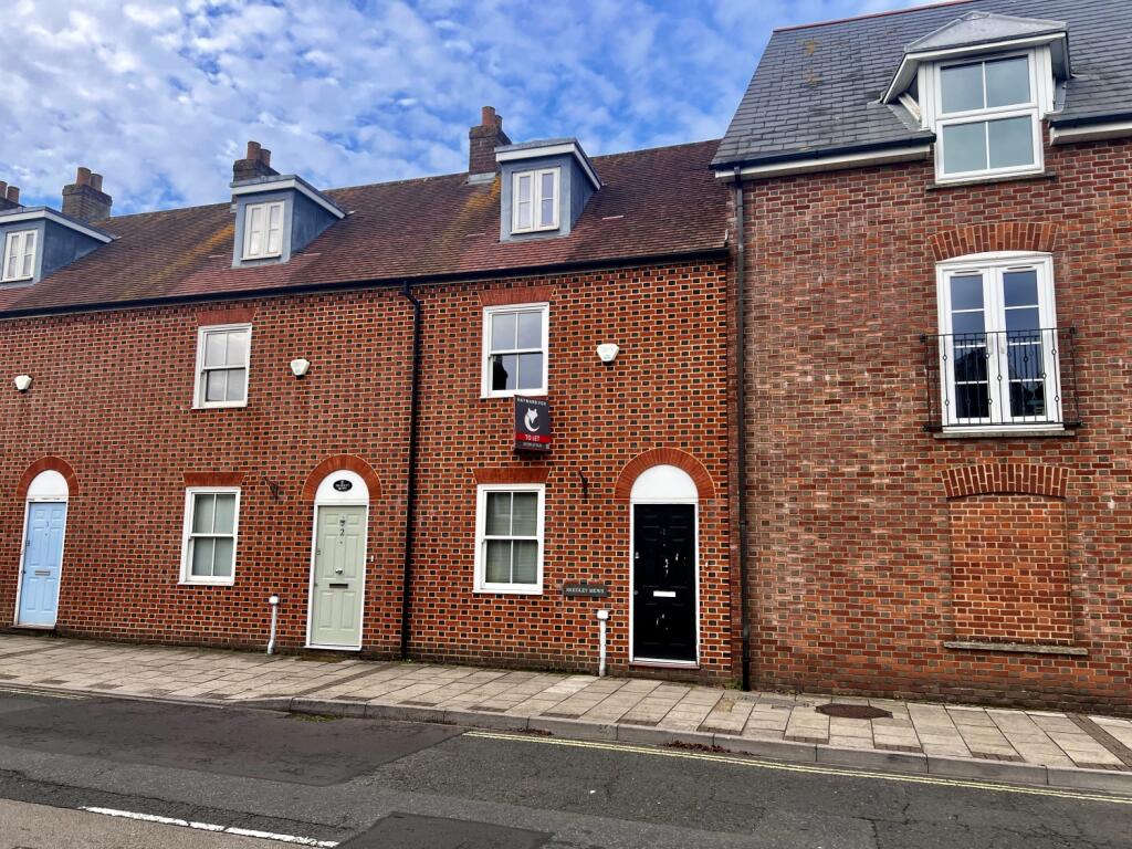Main image of property: Reedley Mews Priestlands Place, Lymington, Hampshire, SO41