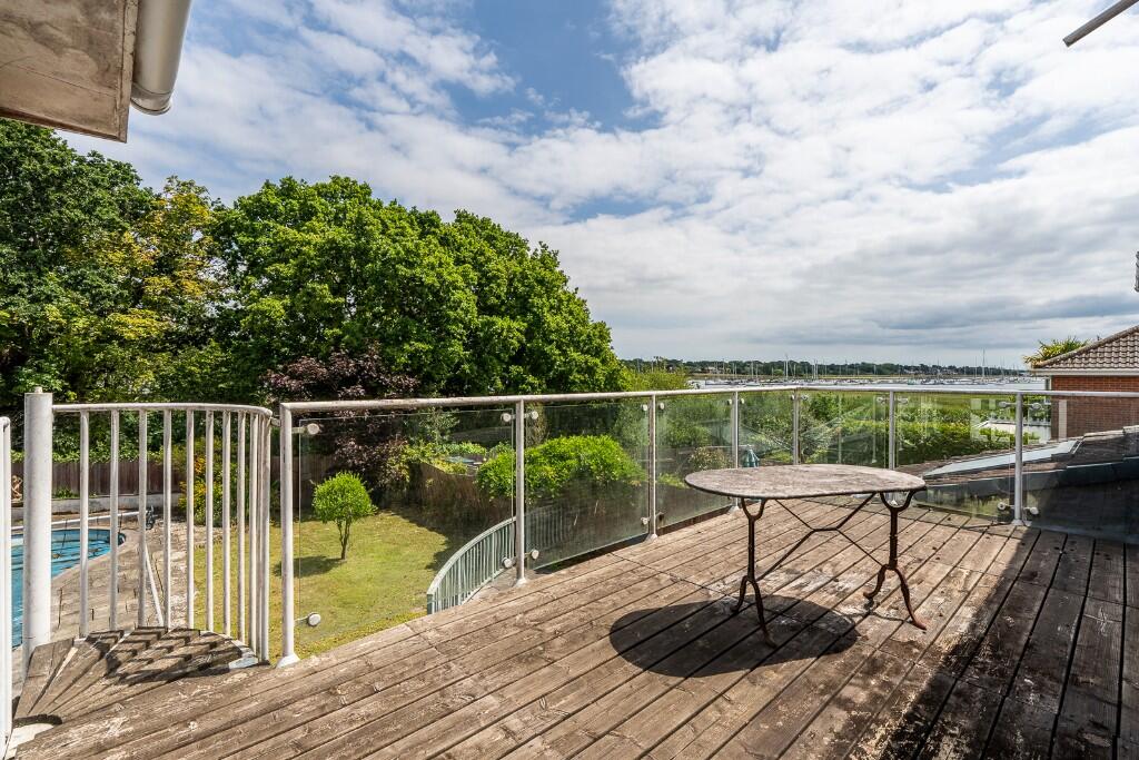 Mariners Close, Hamble, SO31 photo 3