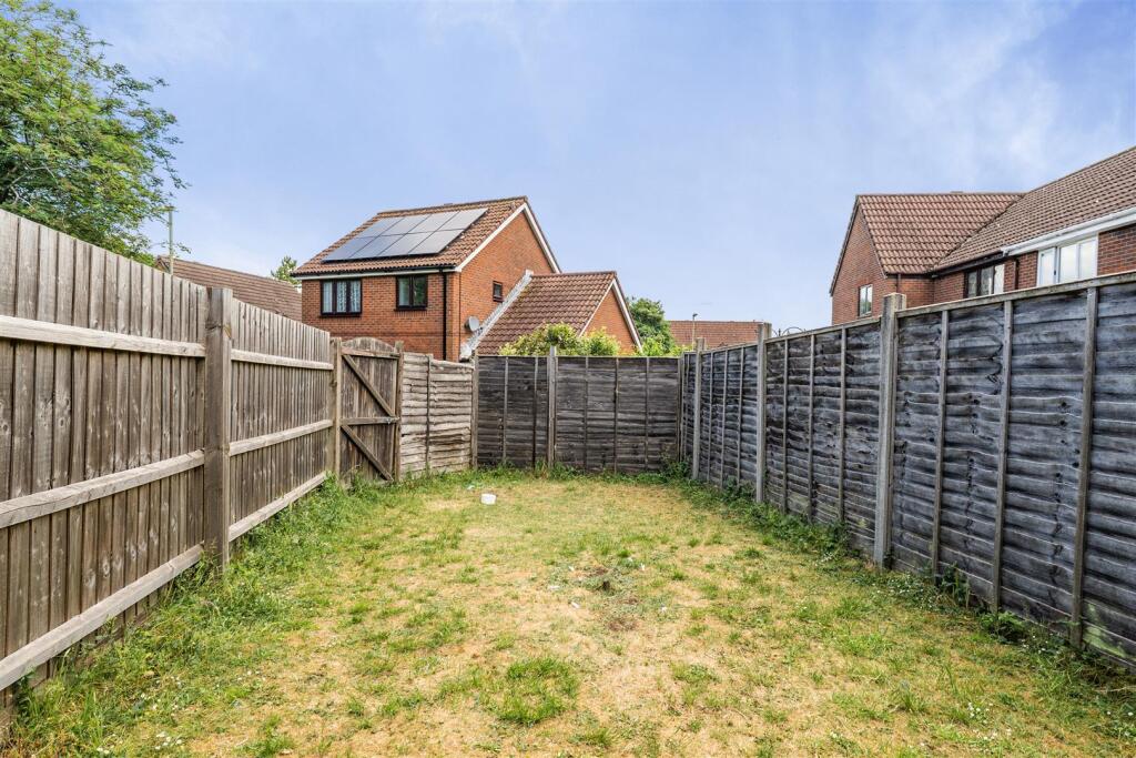 House in Basingstoke and Deane, Hatch Warren - View 4