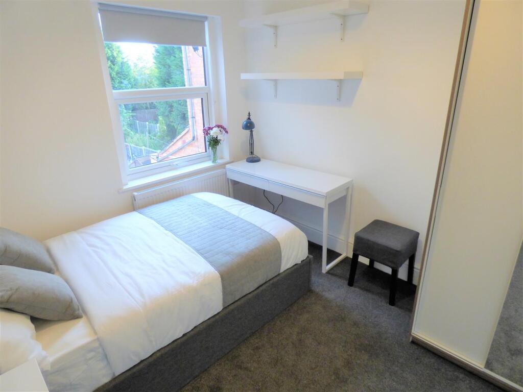 1 bedroom house share for rent
