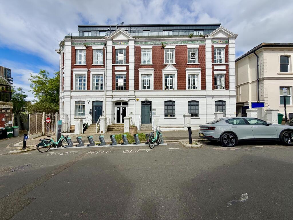 Main image of property: Hove Park Villas, Hove, BN3 6HP