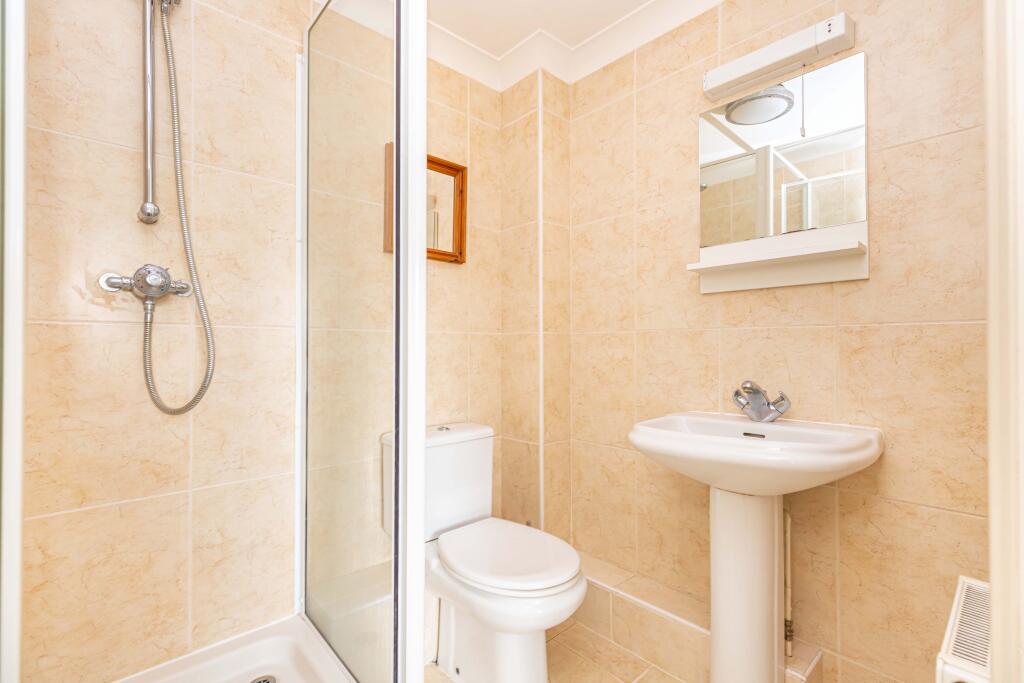 Apartment in Poole - More
