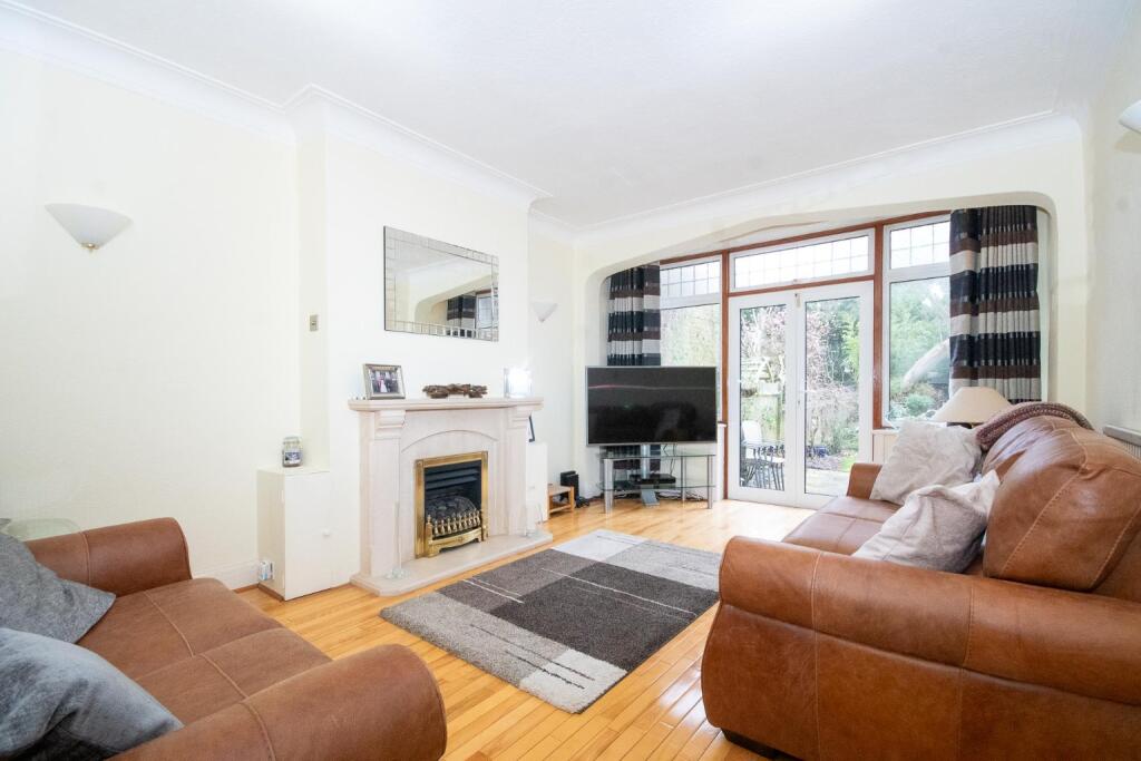 House in London, Pinner - View 2
