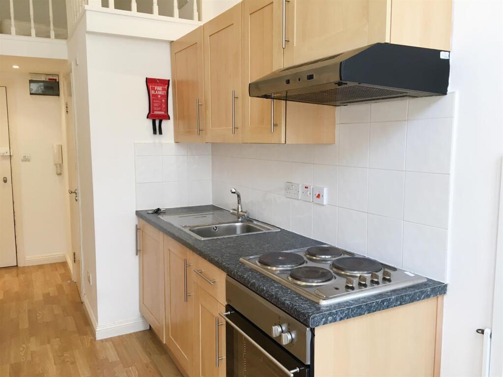 Studio flat for rent