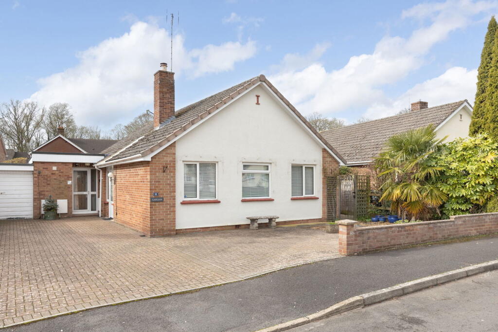 Main image of property: Broadleas Close, Devizes, Wiltshire, SN10 5DJ