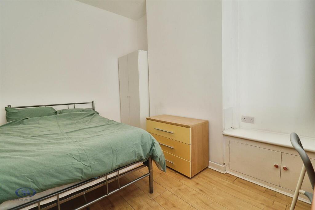 House in Stoke-on-Trent - More