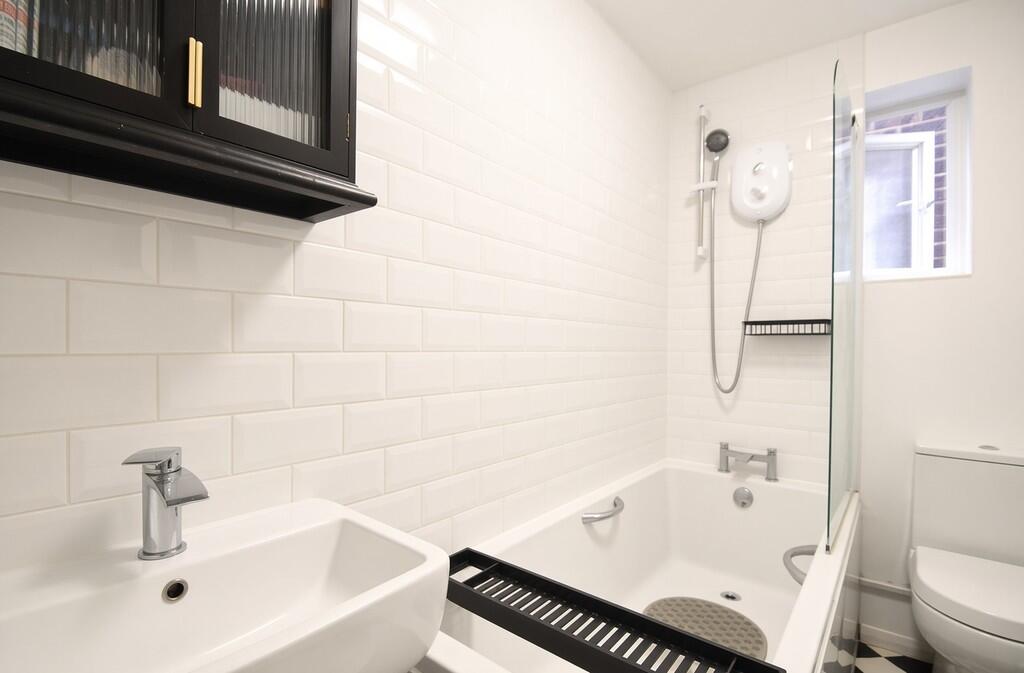 Apartment in Twickenham - View 5