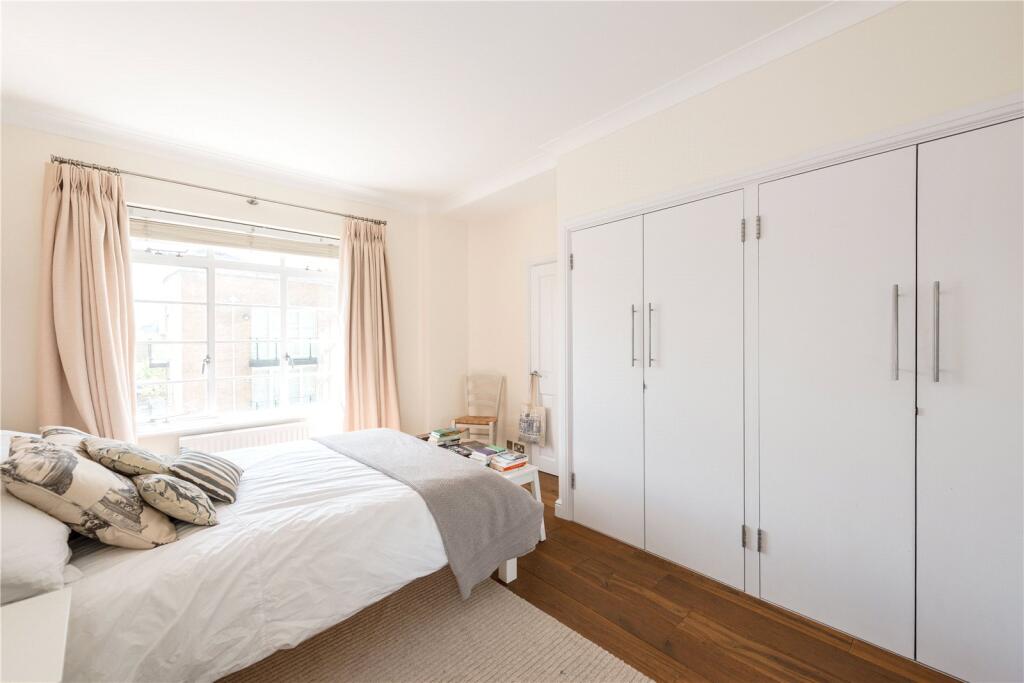 Apartment in London - More