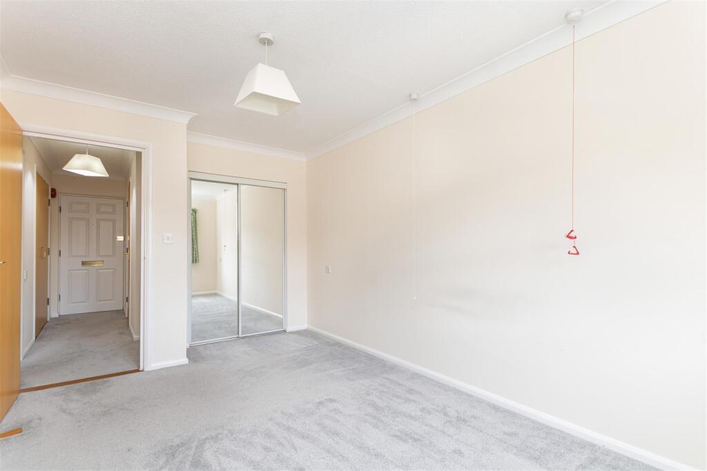 Apartment in Cambridge - View 5
