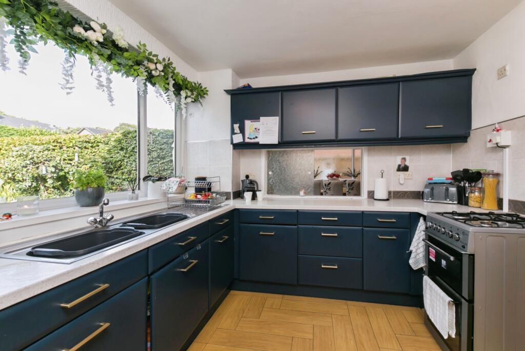 House in Stoke-on-Trent - More