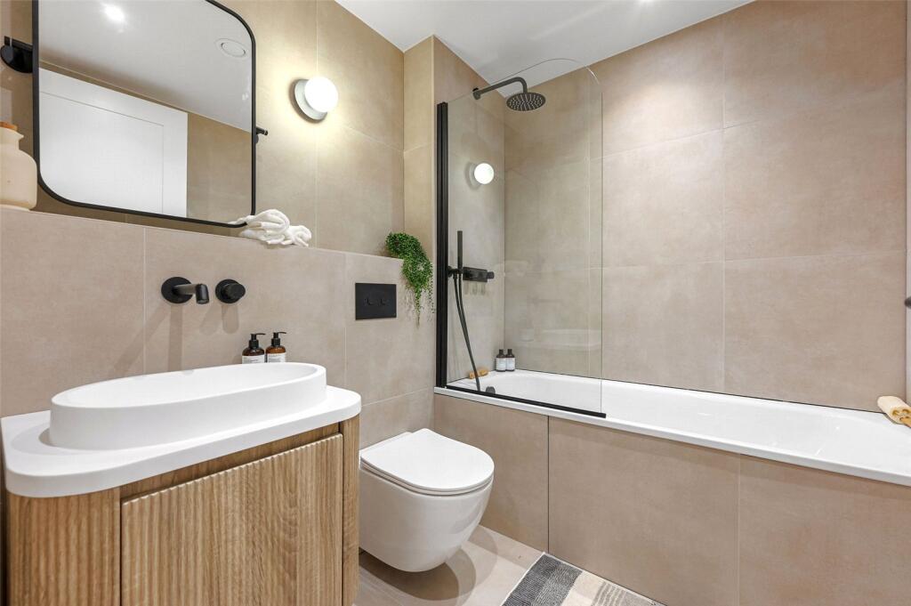 Apartment in London - View 3