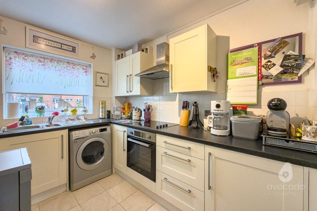 Apartment in Binfield, Bracknell Forest - View 4