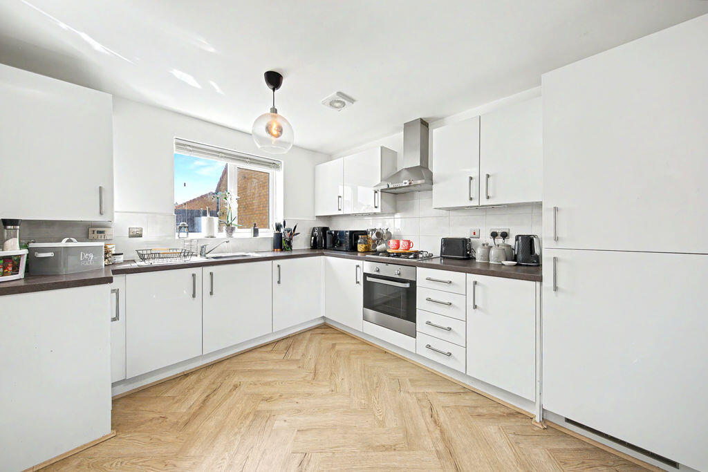 Masefield Avenue, Holmewood, Chesterfield photo 3