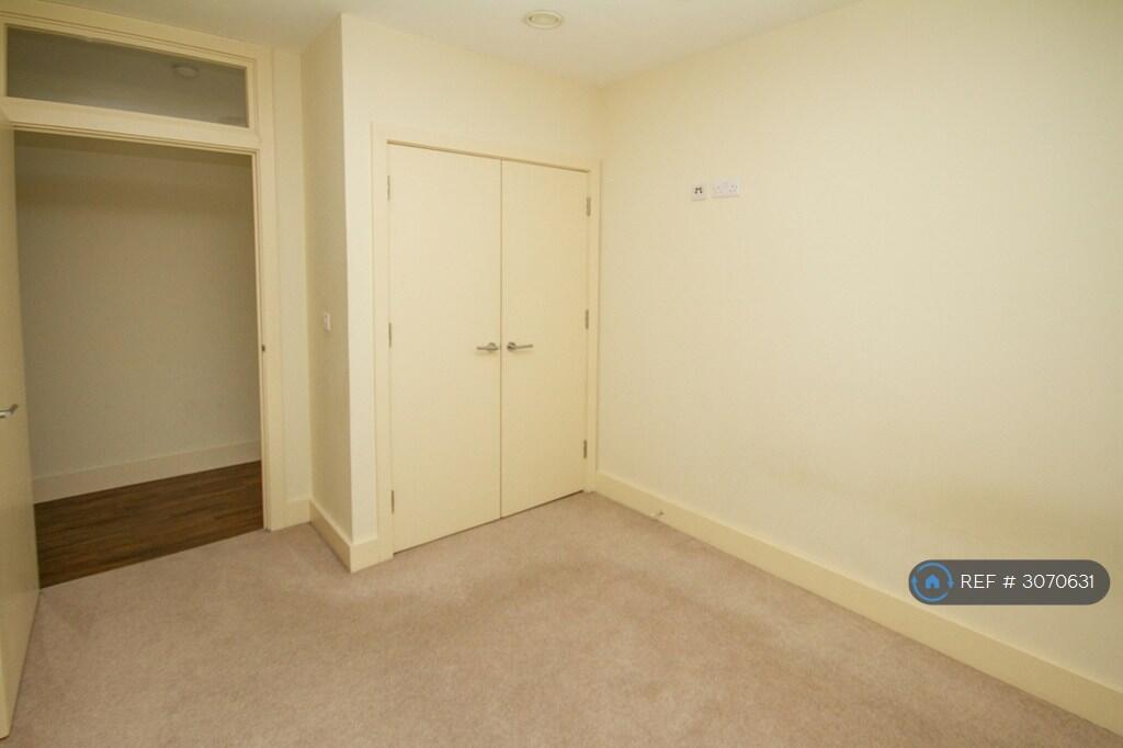 Apartment in Cardiff - More