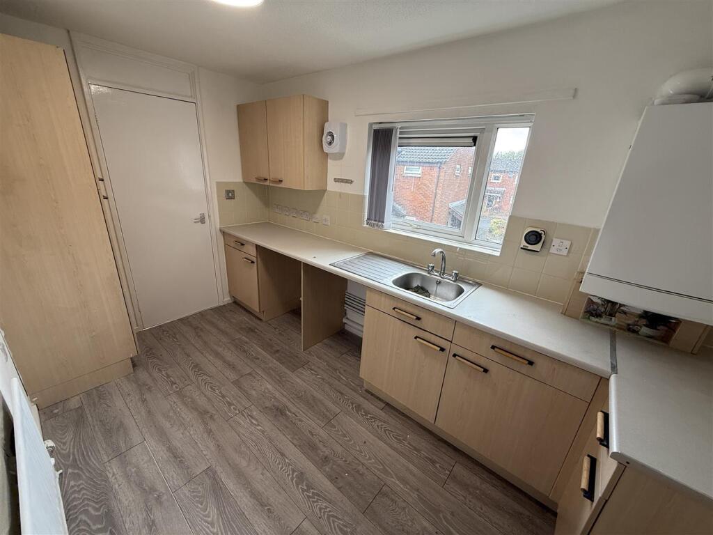 Apartment in Preston - View 4