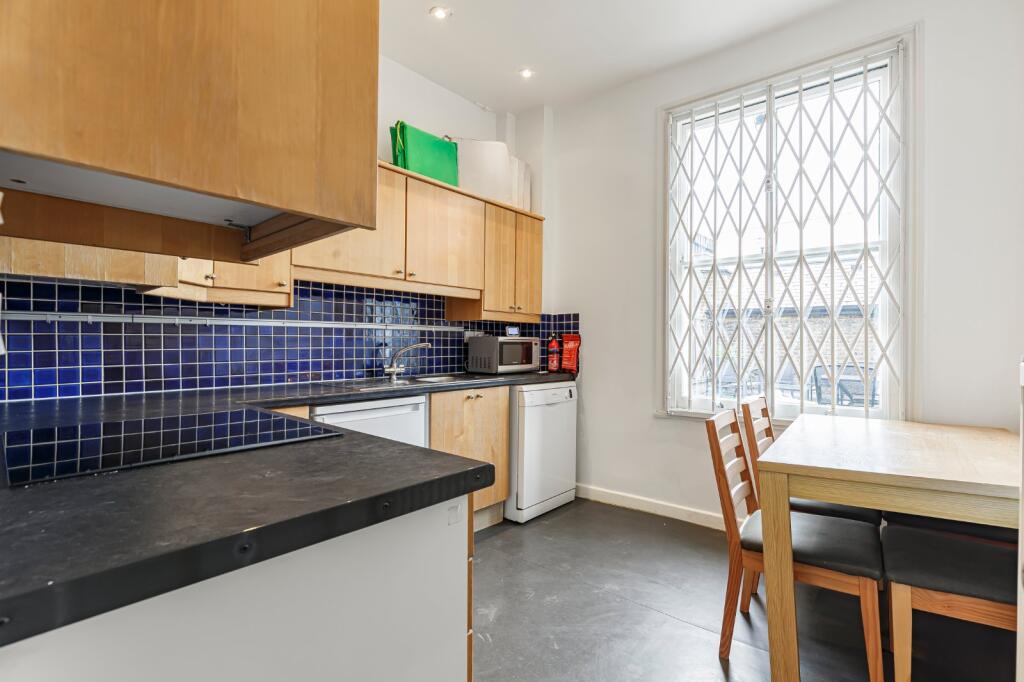 Apartment in London - View 5