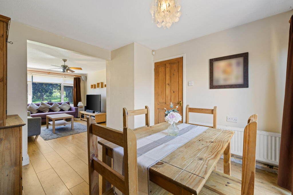 House in London, Beddington - View 2