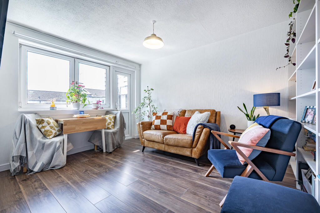 Apartment in Glasgow, Calton - View 2