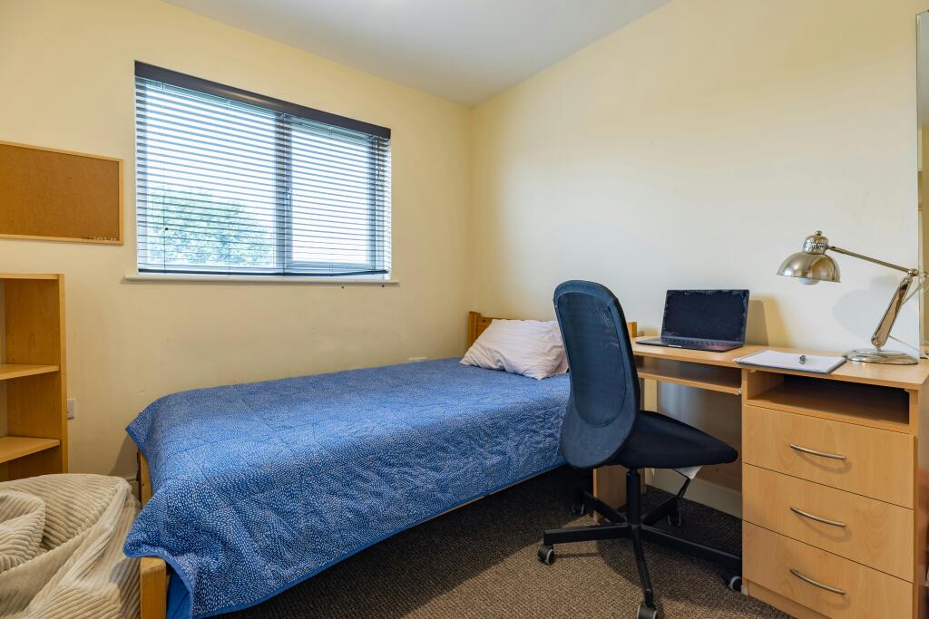 Bedroom 6 1.jpg