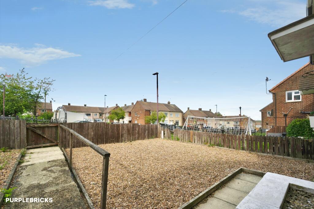 Knowles View, Bradford, BD4 photo 4