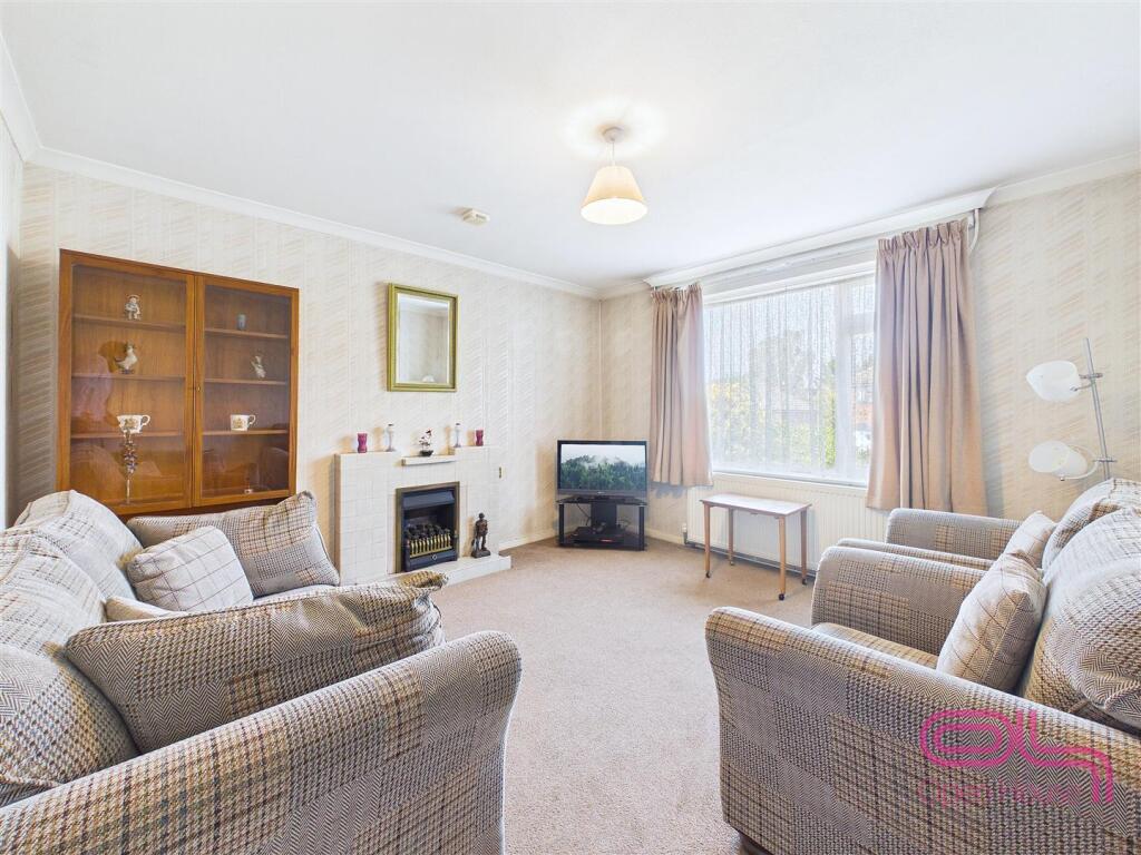 House in Swadlincote, Lower Midway, Midway - More