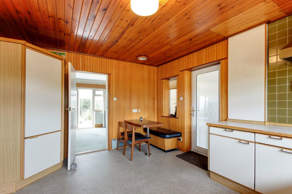 House in Dartford - More